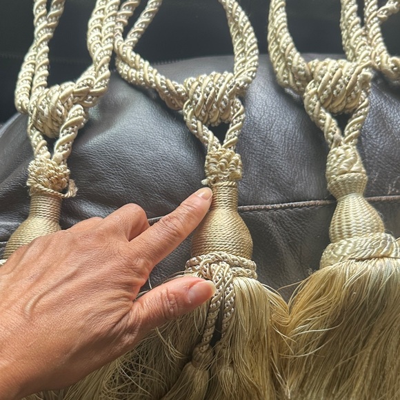 Elegant Beige & White Curtain Ties Tassel Rope - Picture 4 of 10